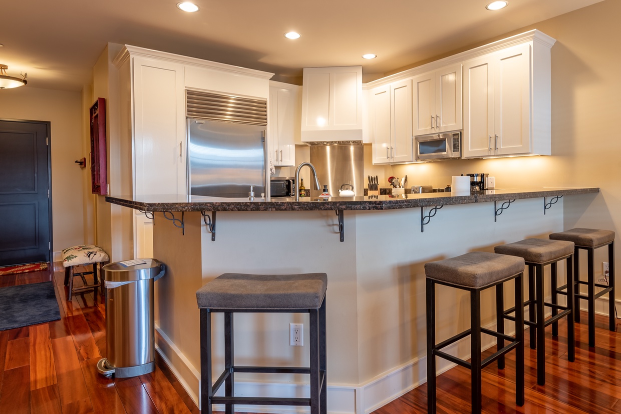 Kitchen/Bar
