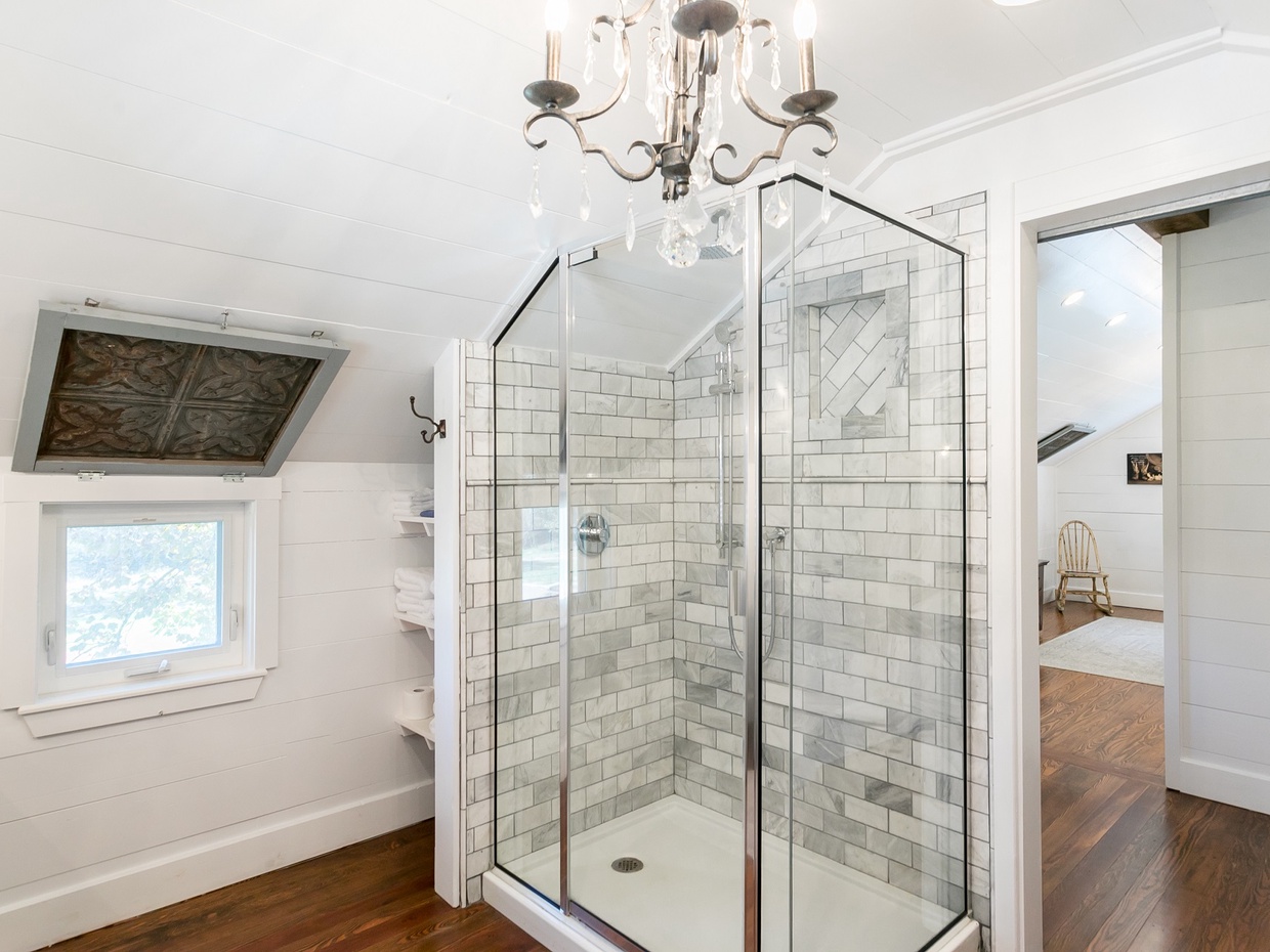 Upstairs walk-in shower
