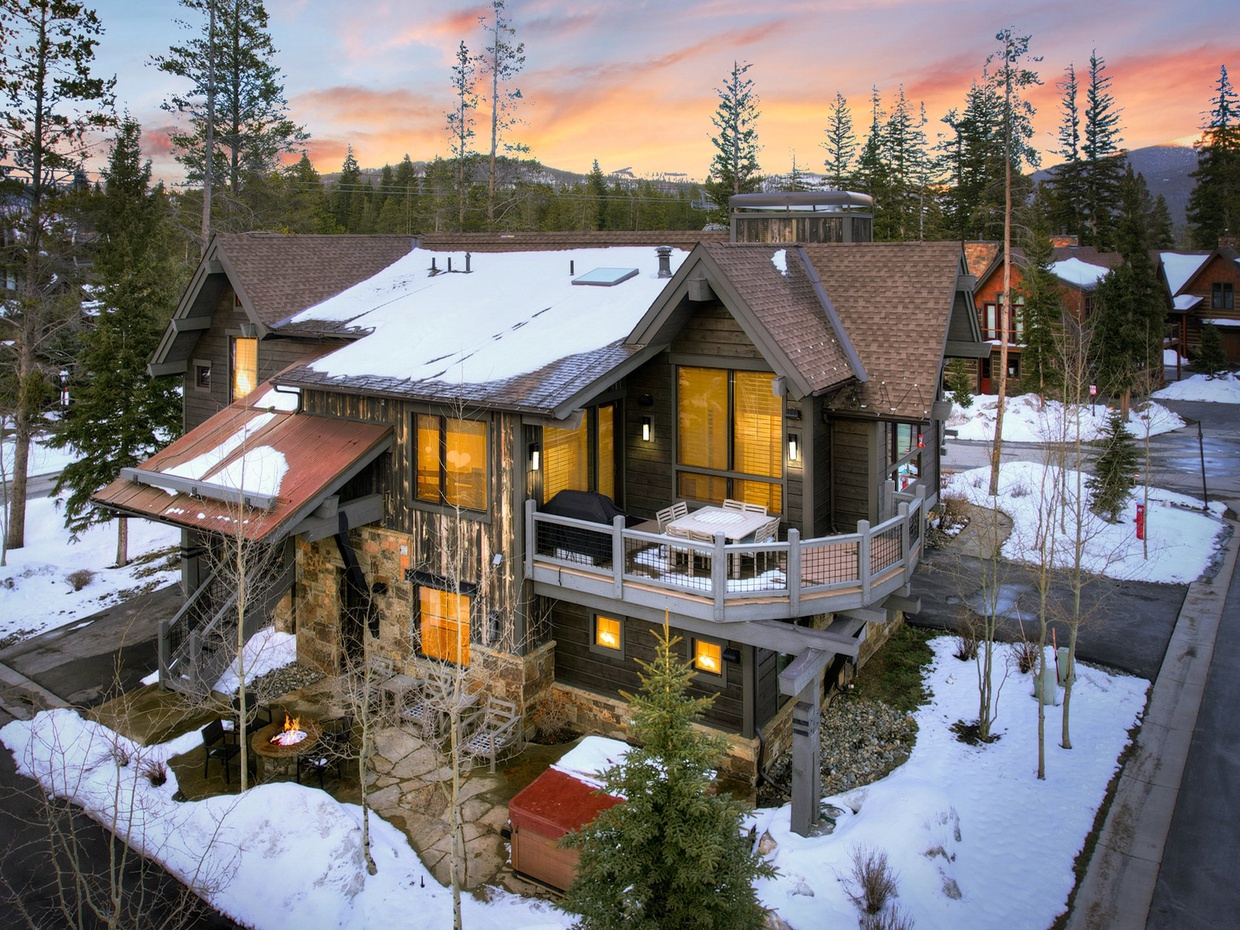 Exterior Photo of Luxury Breckenridge Ski Rental