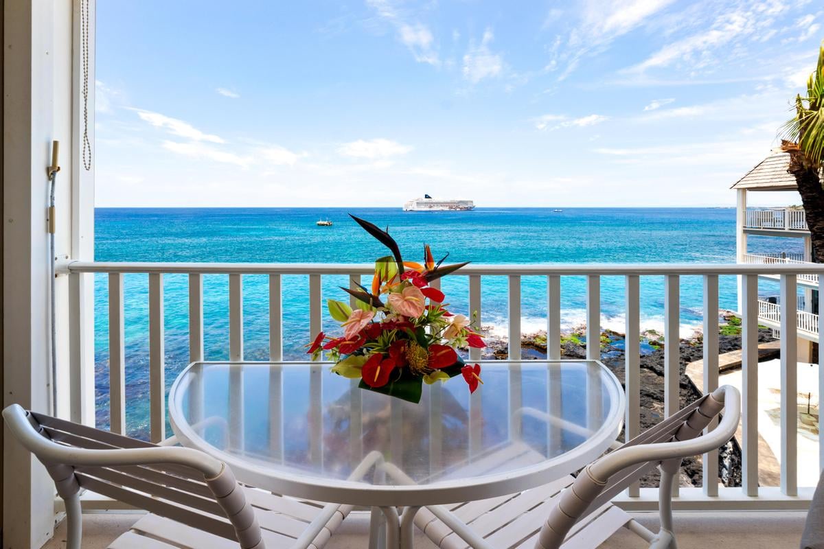 Cruise ship on the Kona Coast viewed from Hale Kona Kai 405