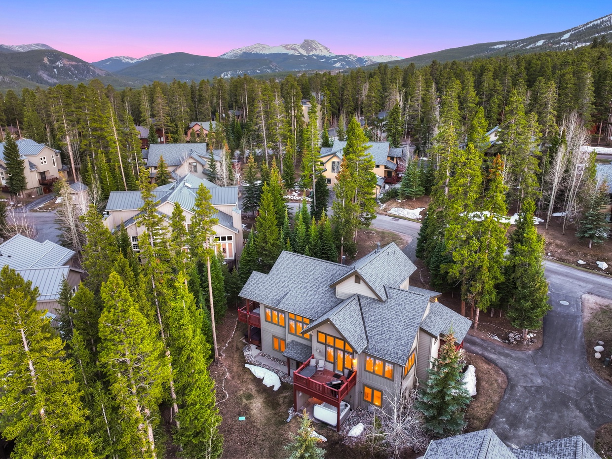 Belmont Lodge on Peak 8