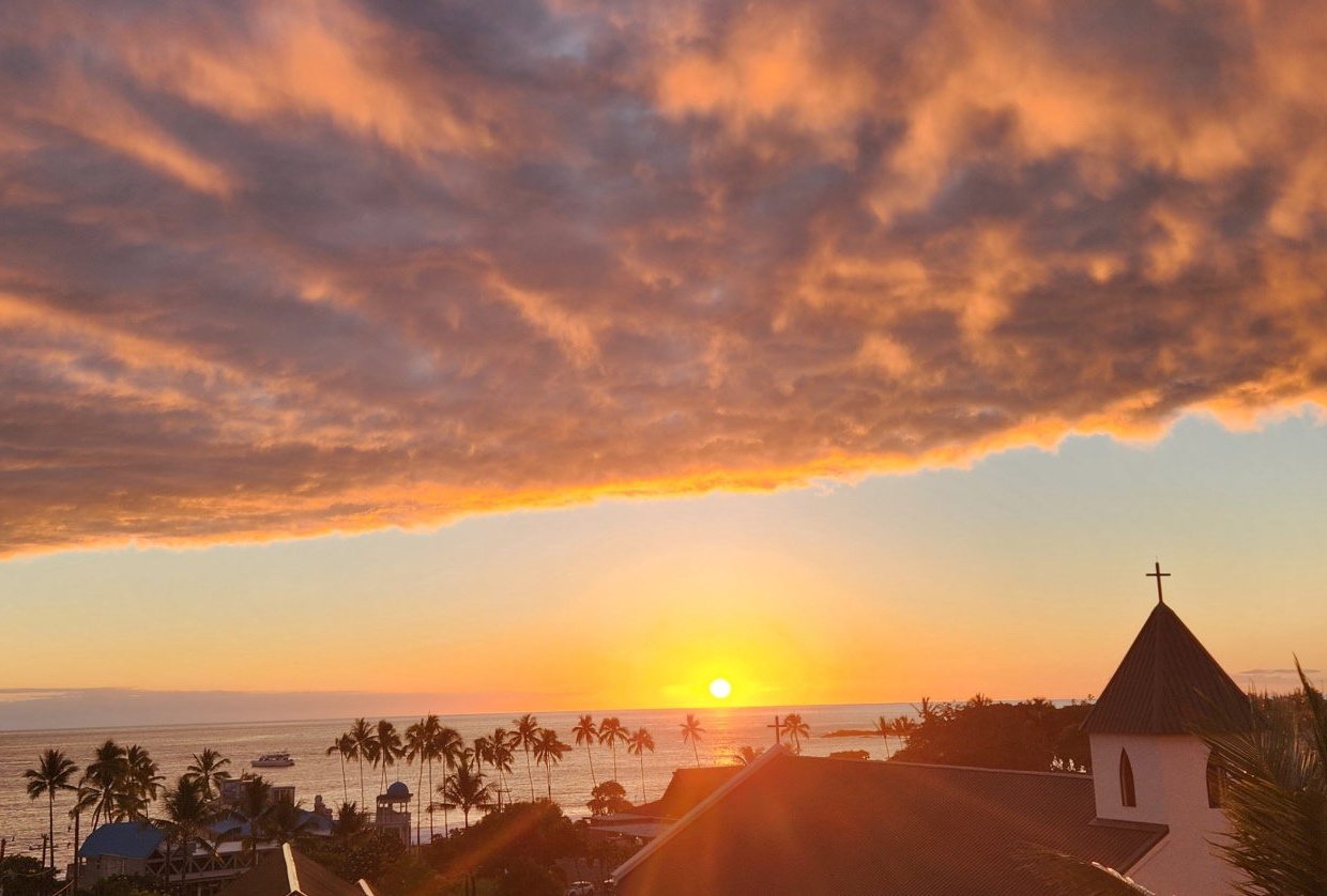 Spectacular Sunset Views from Kailua Village 602