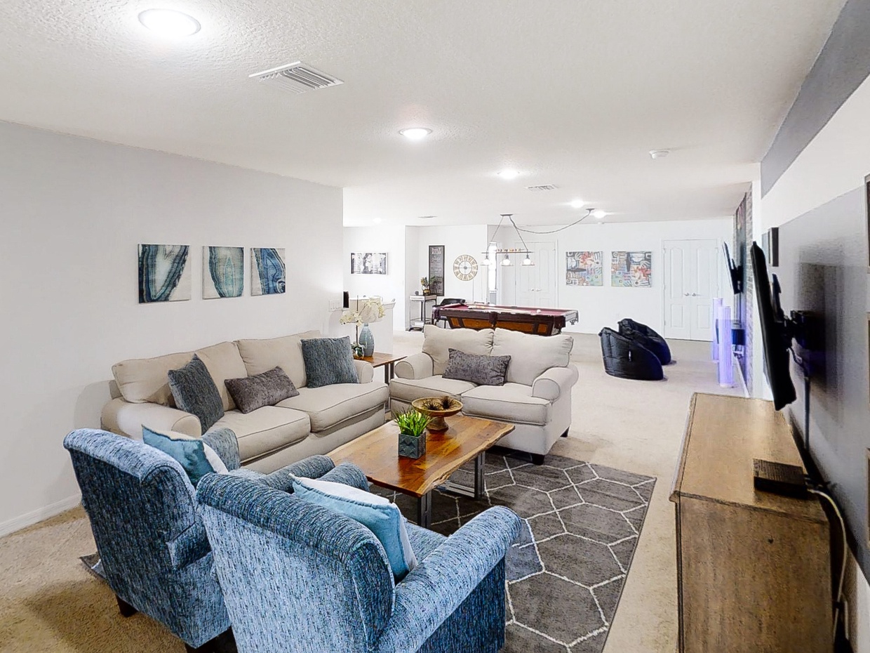 2nd floor living room