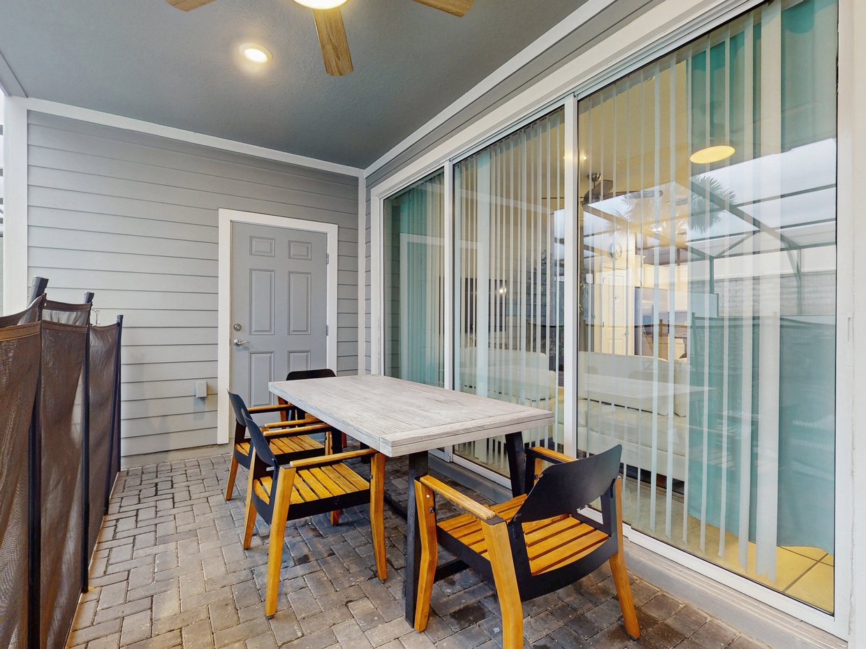 Covered lanai dining area