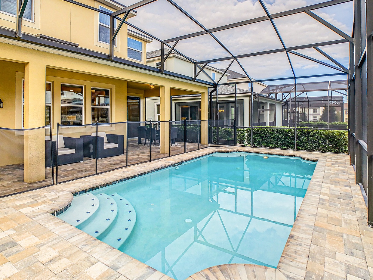 Private pool with optional heating