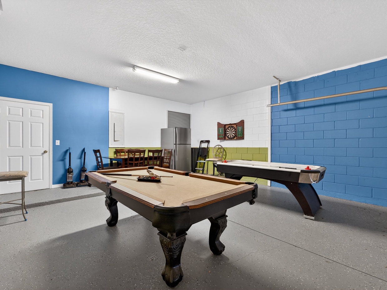 Enjoy hours of fun with a pool table and air hockey, perfect for friendly competition and entertainment for all ages.