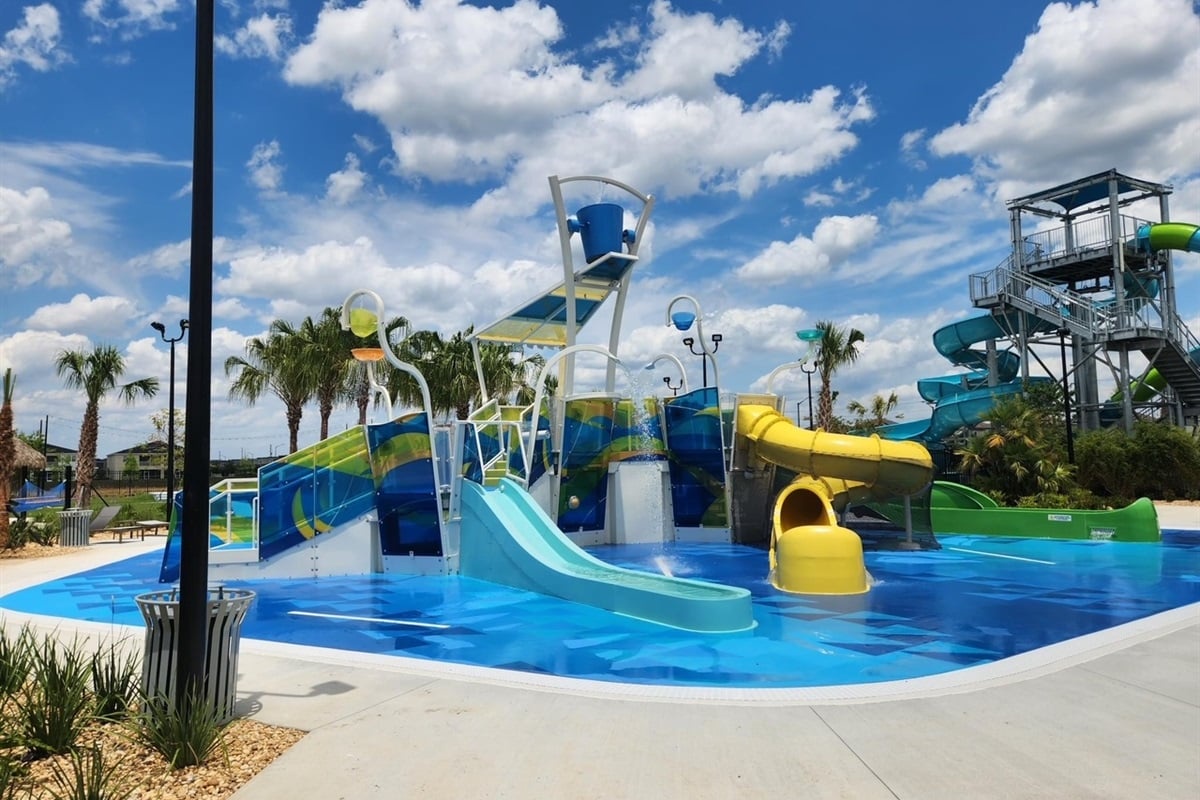 Let your children have endless fun in the water playground.