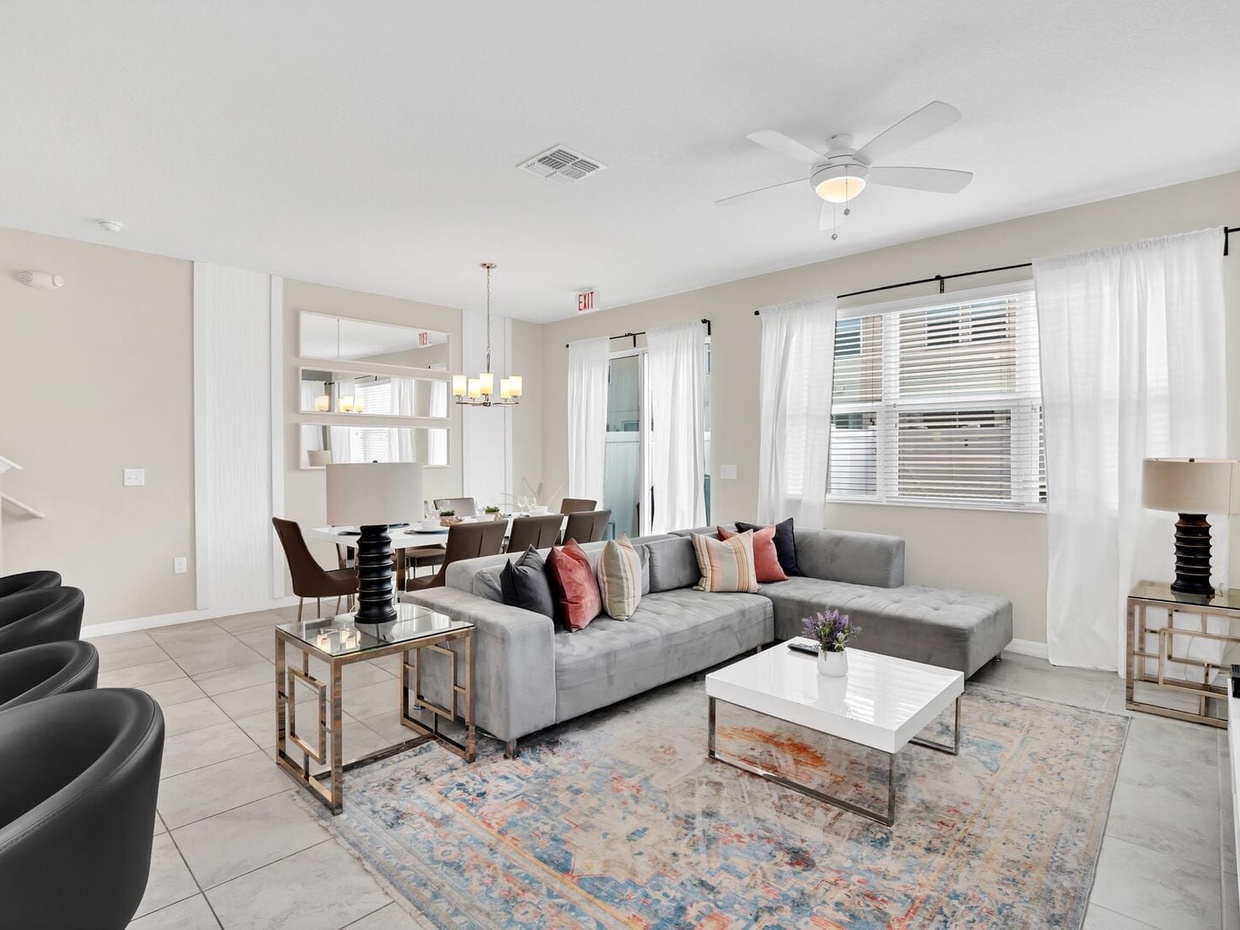 Open concept spaces to enjoy with family and friends!