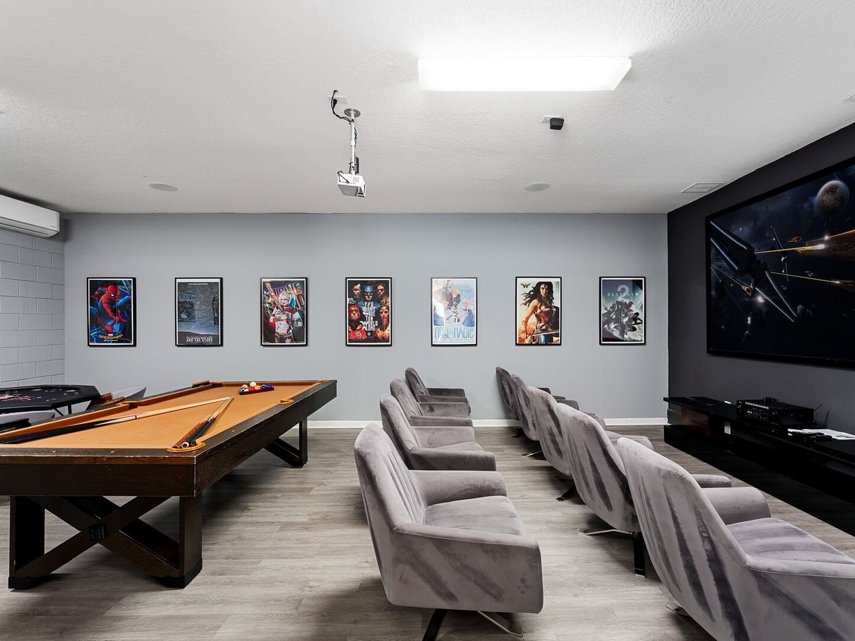 After a long day, what about a nice movie for the kids?? Great time to enjoy! If you are here for working purposes, we can convert this room into a conference room space!