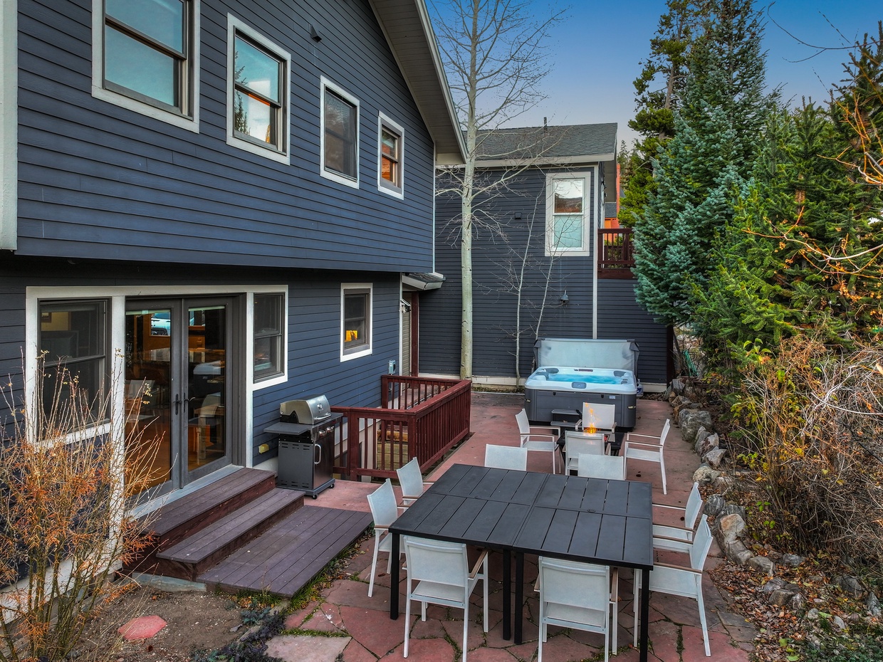 Vacation Rental - 6BR in Downtown Breck