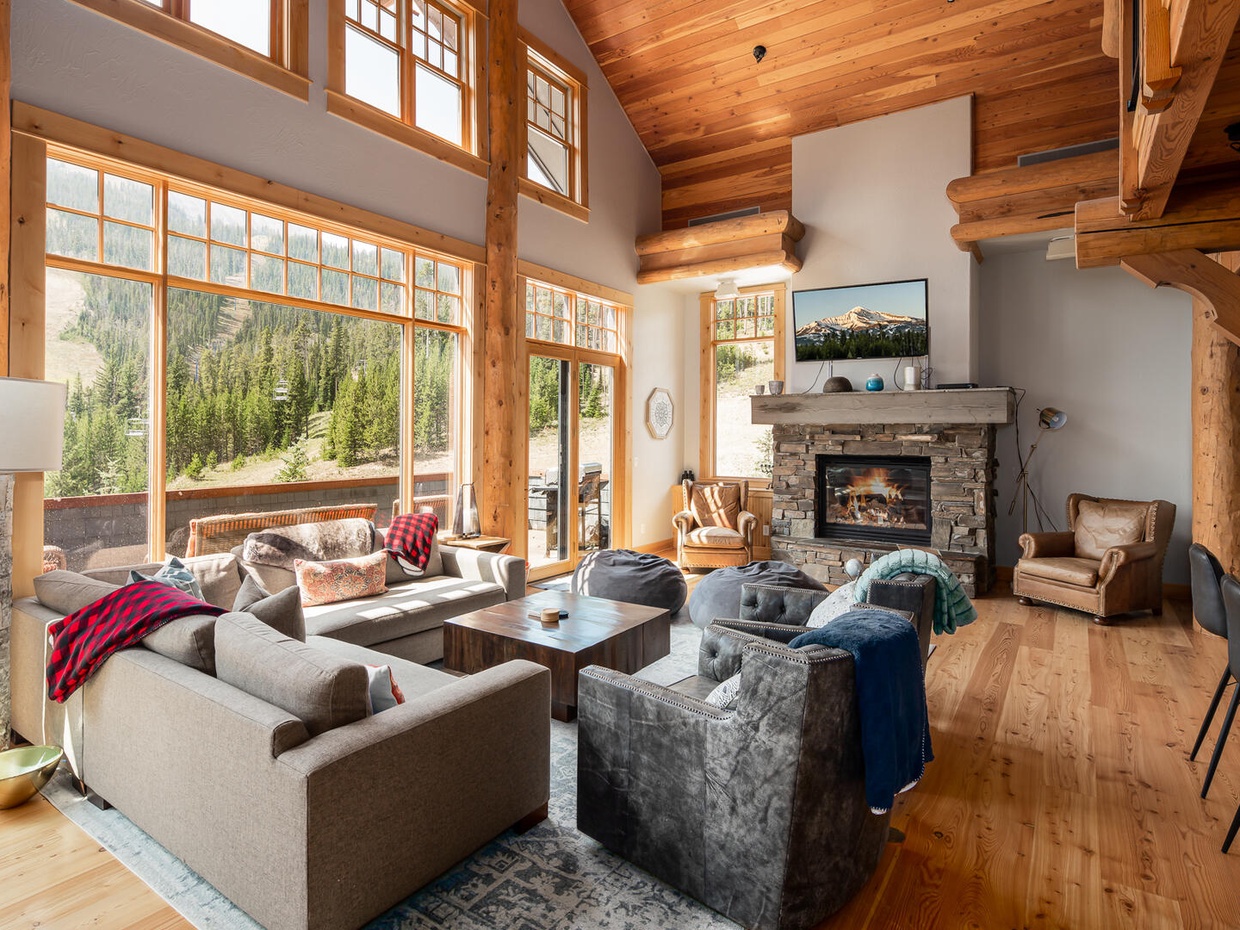 Image showcasing View Penthouse 1 | Moonlight Basin Lodging