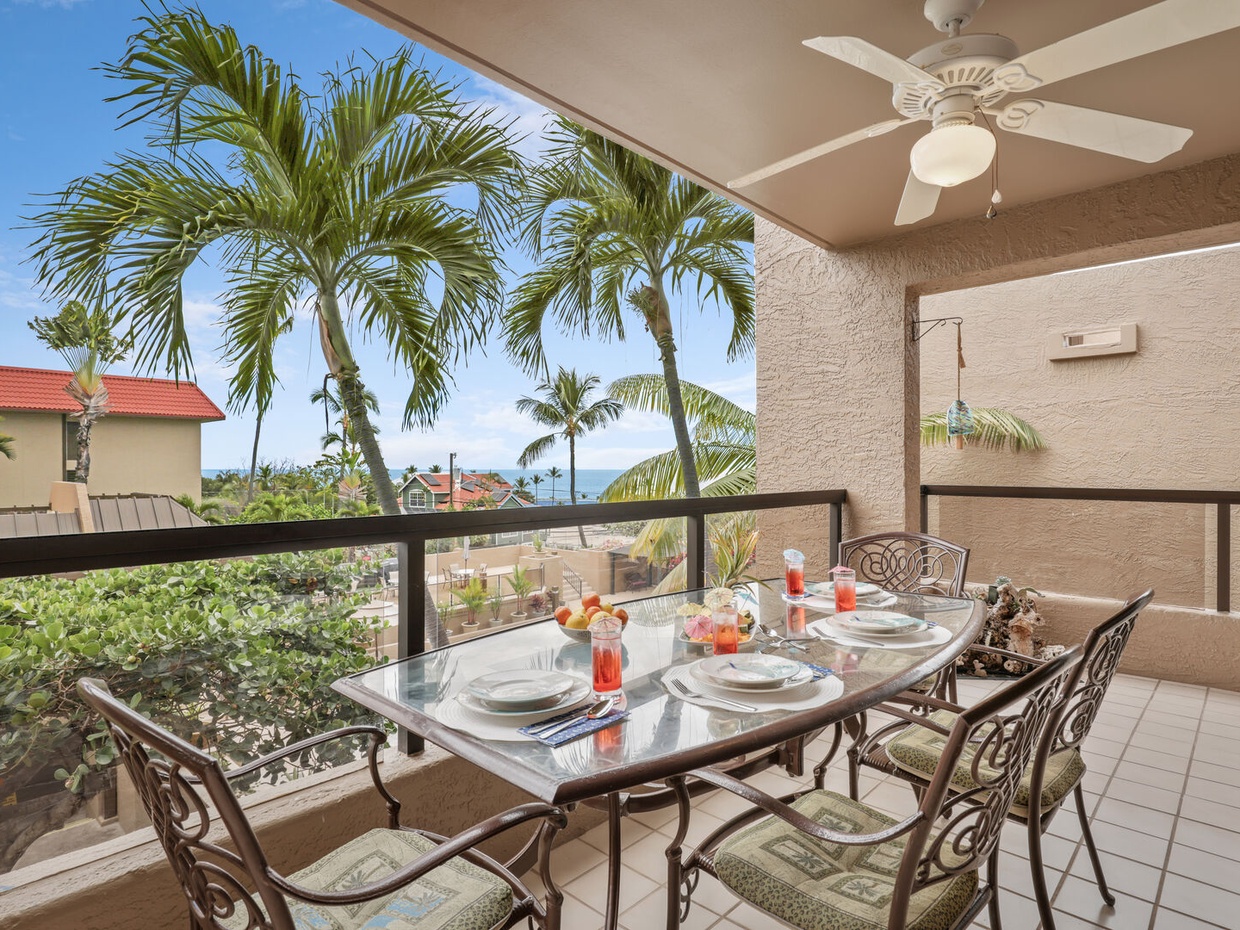 Enjoy your meals on the spacious lanai and dinning table.