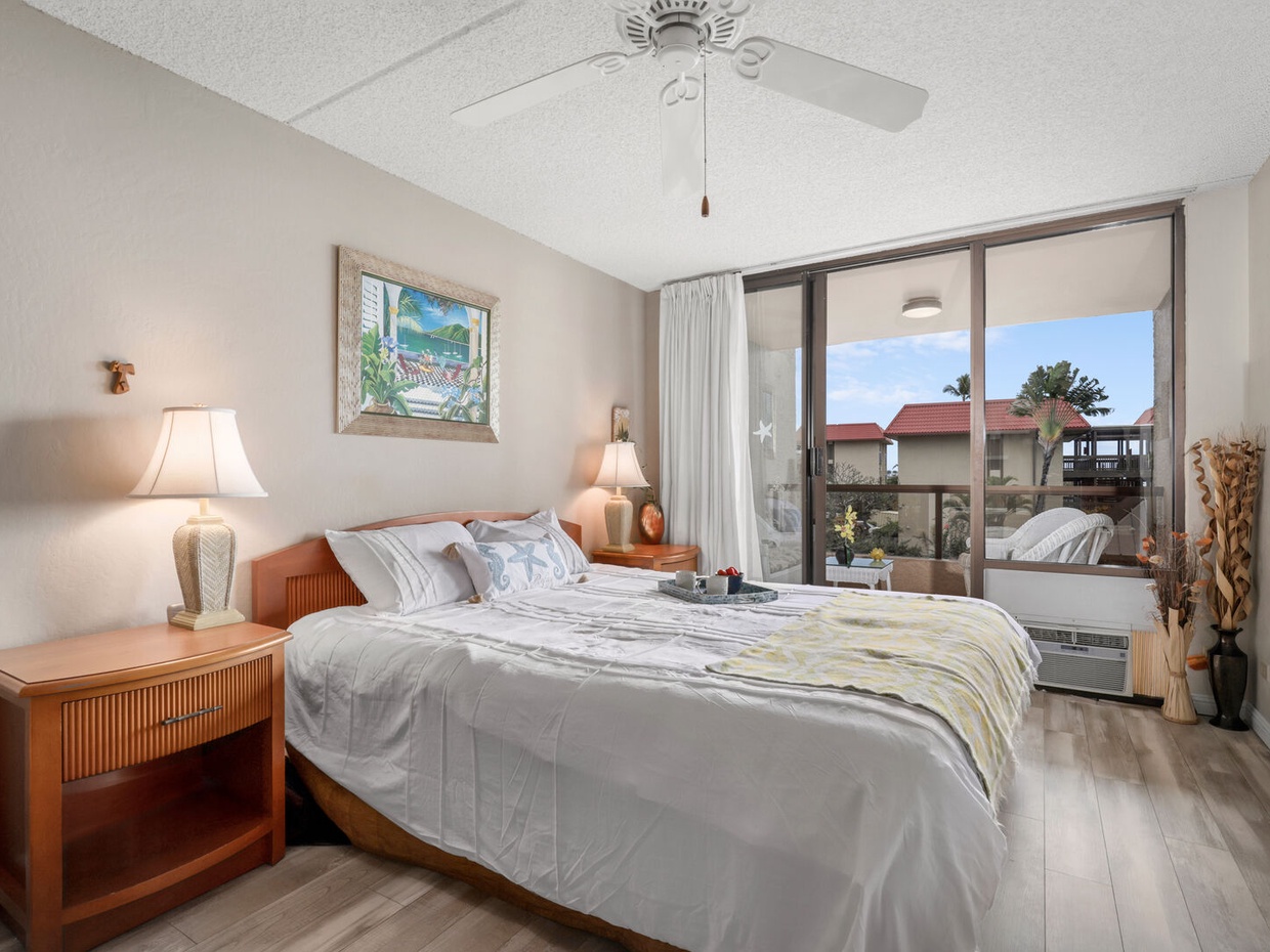 This private bedroom is located at the far end from the living area and allows easy access to the lanai and ocean views.