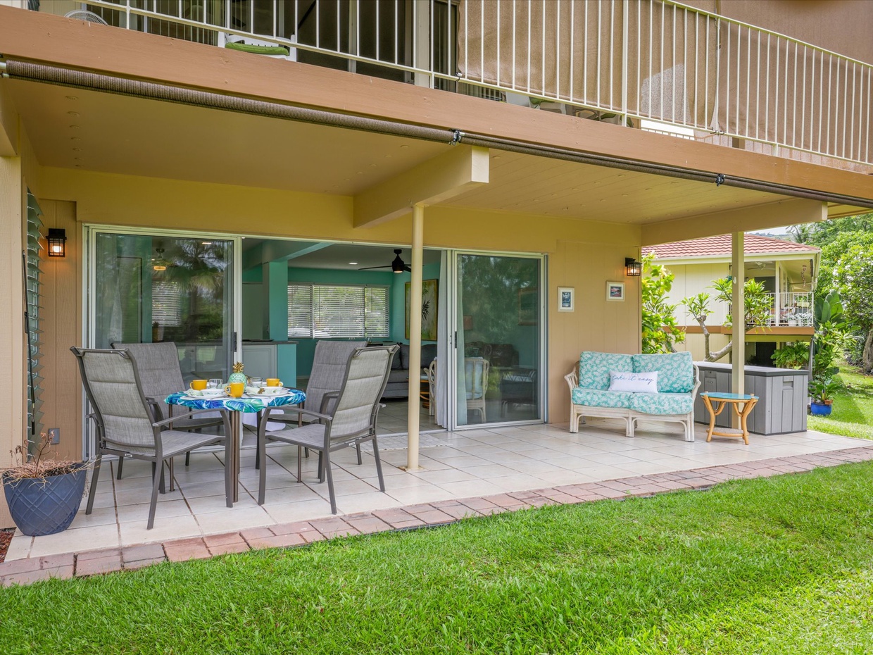 Lanai Dining - Love Seat