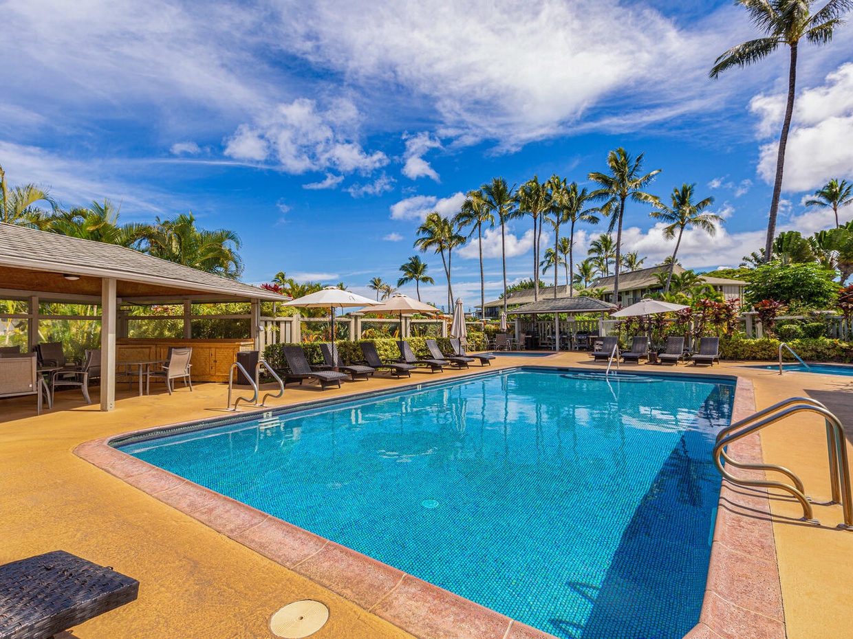 The Alii Kai II complex pool is beautifully maintained, sparkling clean, and super inviting! 