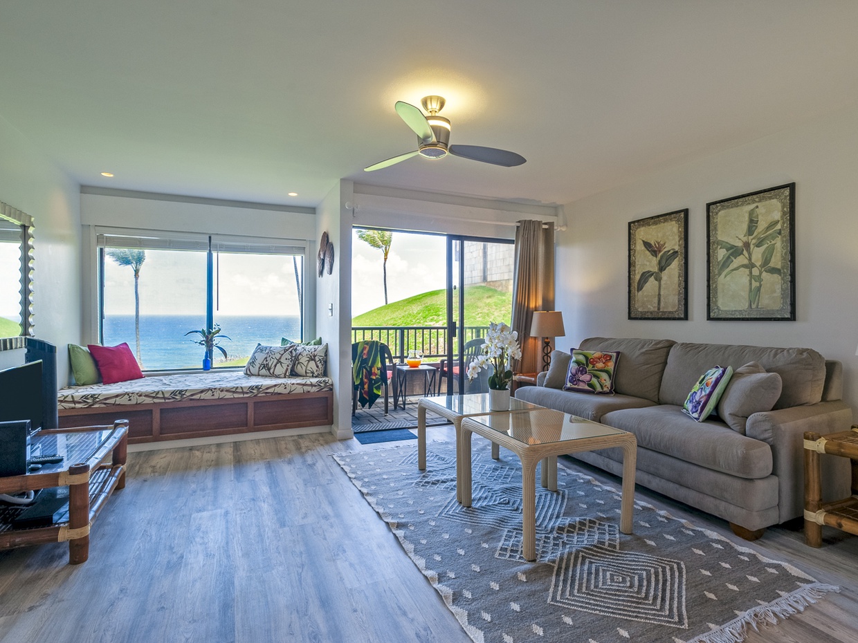 Sealodge B6 | updated ocean view living room