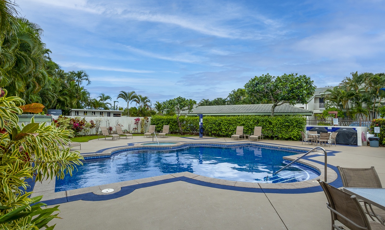 Princeville condos | Emmalani Court | swimming pool