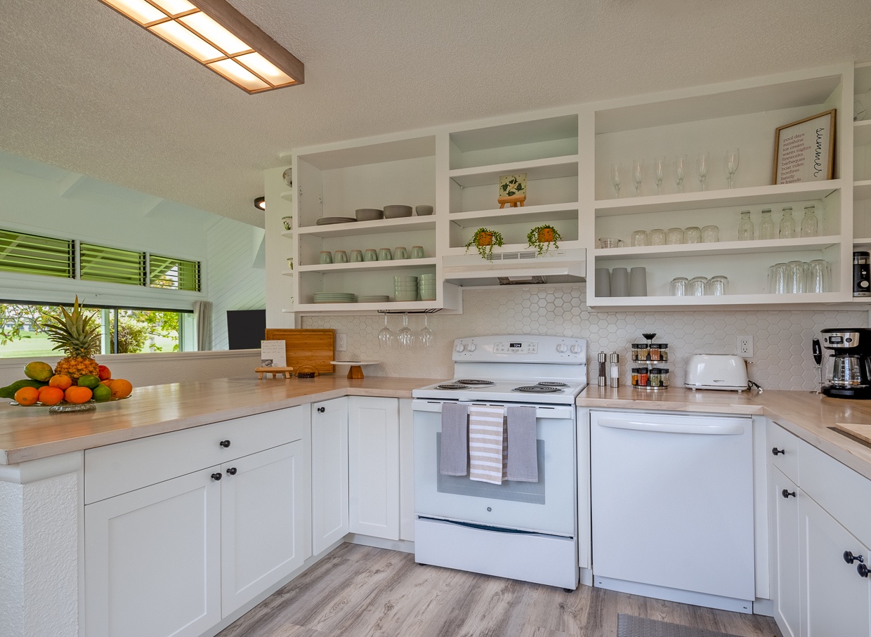 Kamahana 16 kitchen