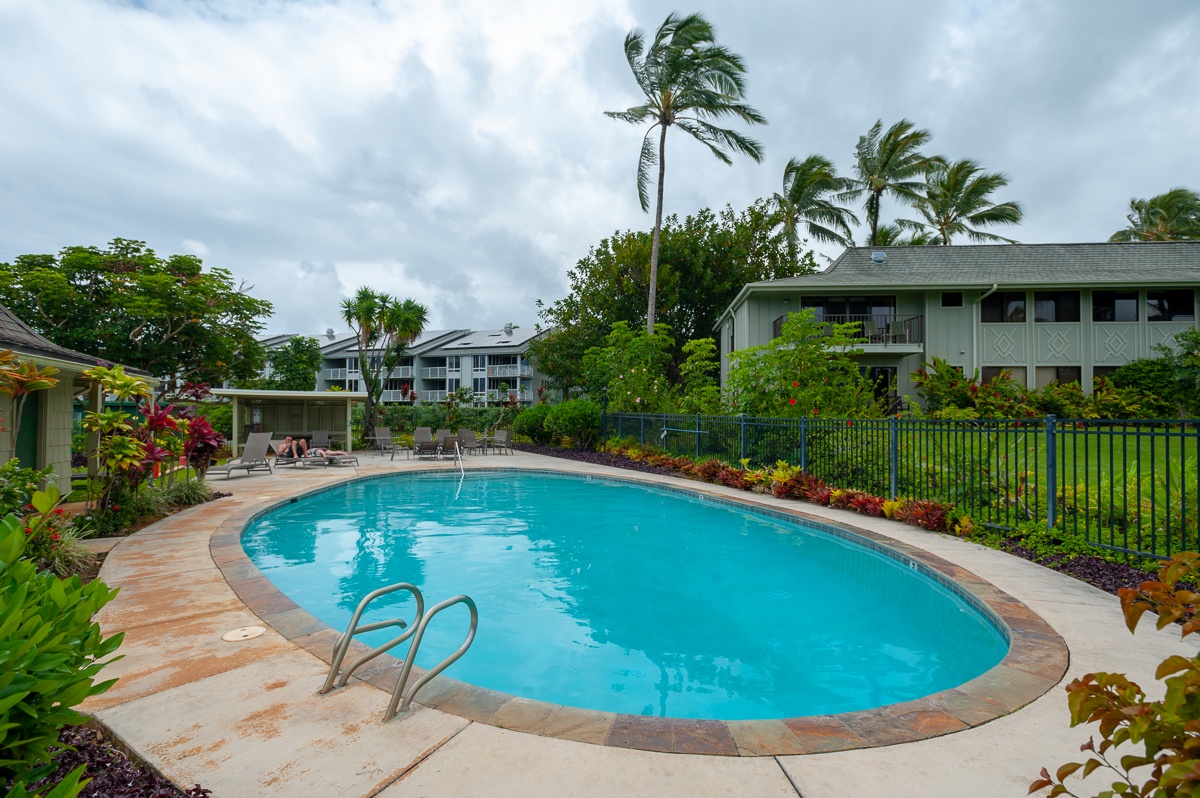 For a laidback day catching some rays poolside, check out the complex pool! There are sun loungers, bathrooms, a shaded seating area, and a gas grill. Perfect for an impromptu barbecue!