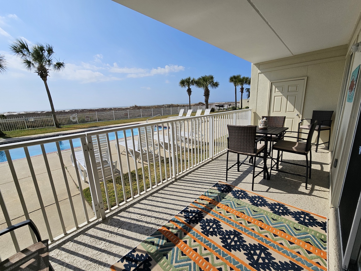 balcony rug & furniture