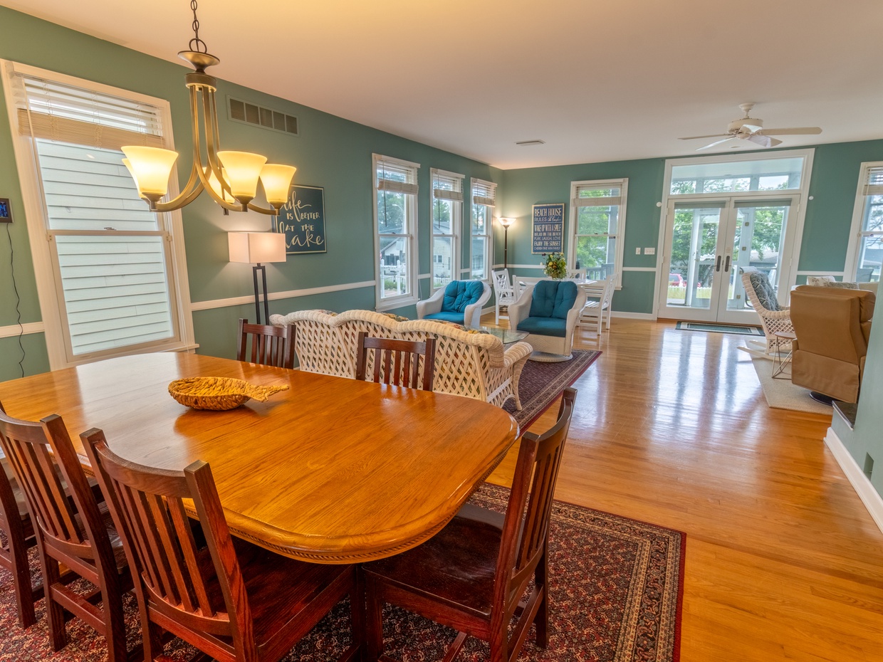Main Level | Dining | Sitting Area