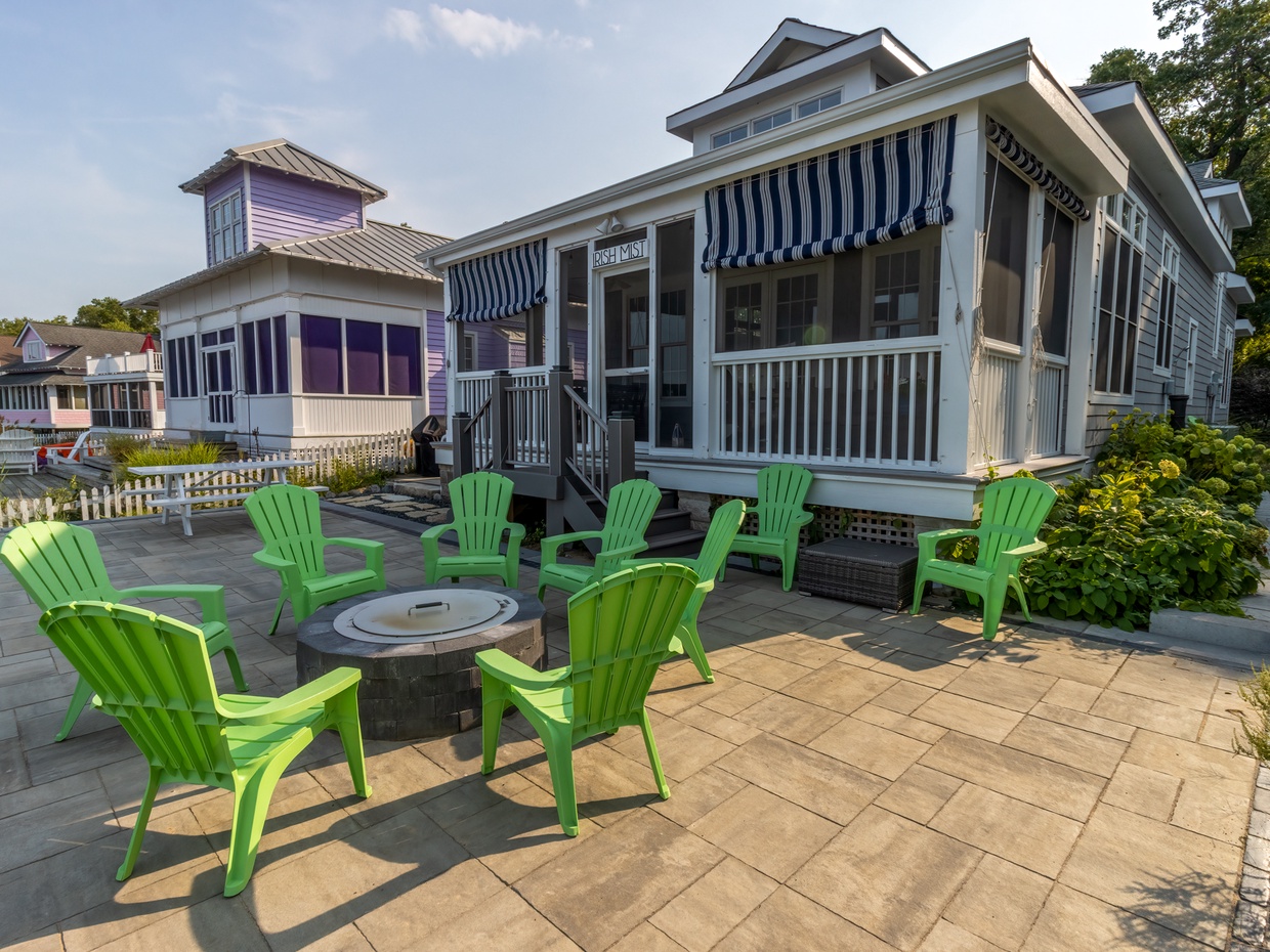 Back Patio | Fire Pit | Outdoor Seating