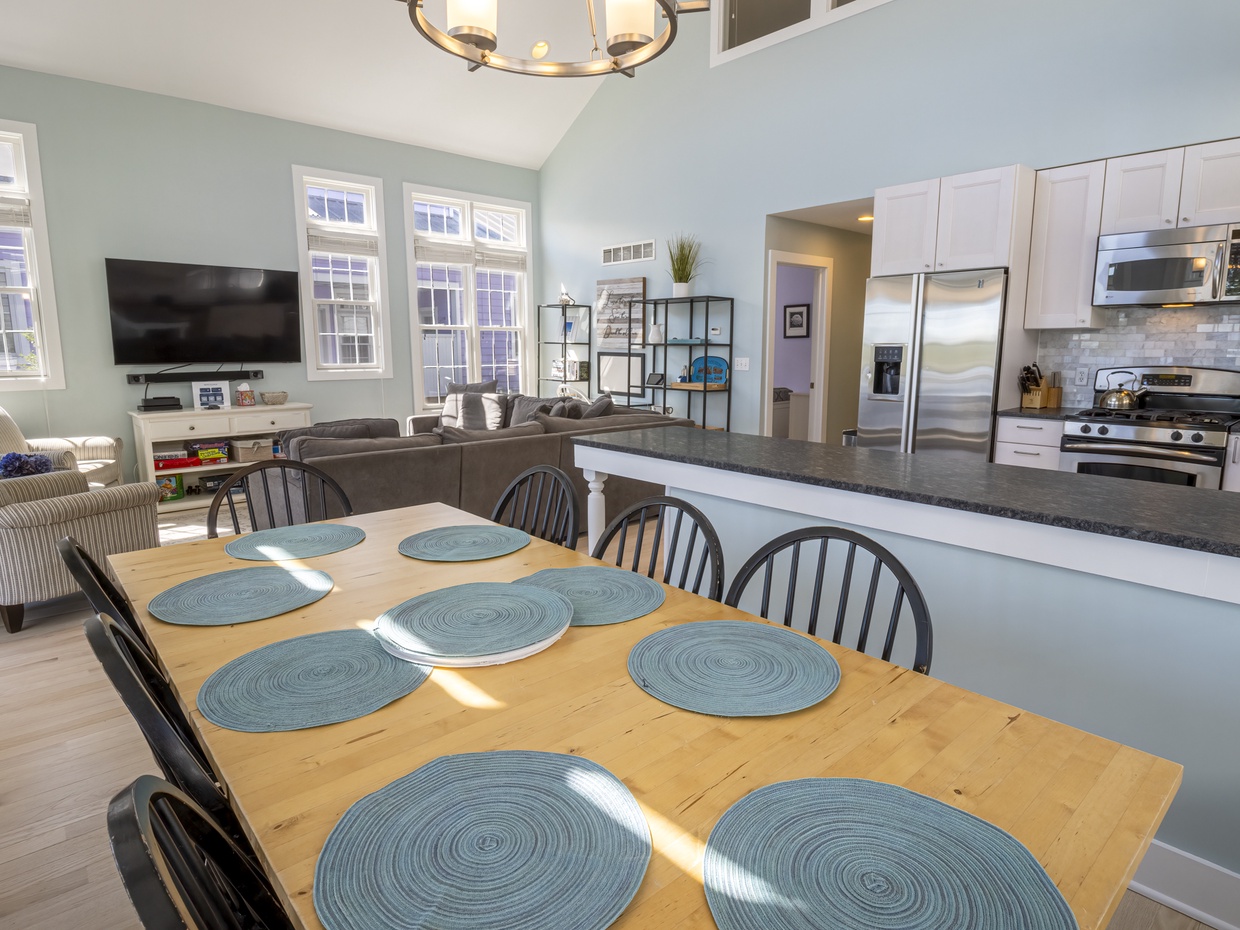 Main Level | Dining 