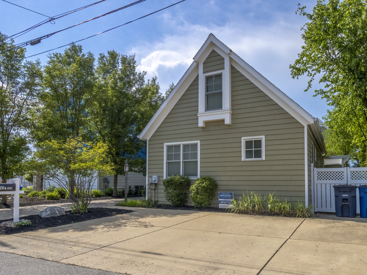 Colfax Cottage Parking