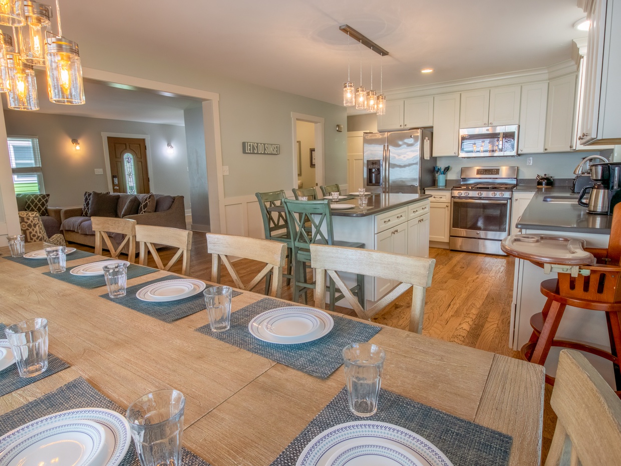 Main Level | Kitchen | Dining Room