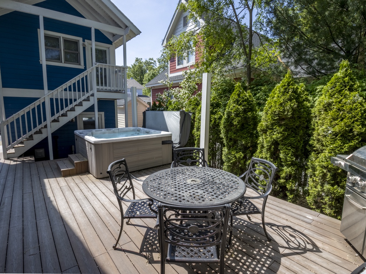 Outdoor Living | Back Patio