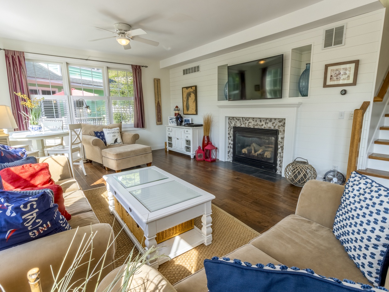 Main Level | Living Room