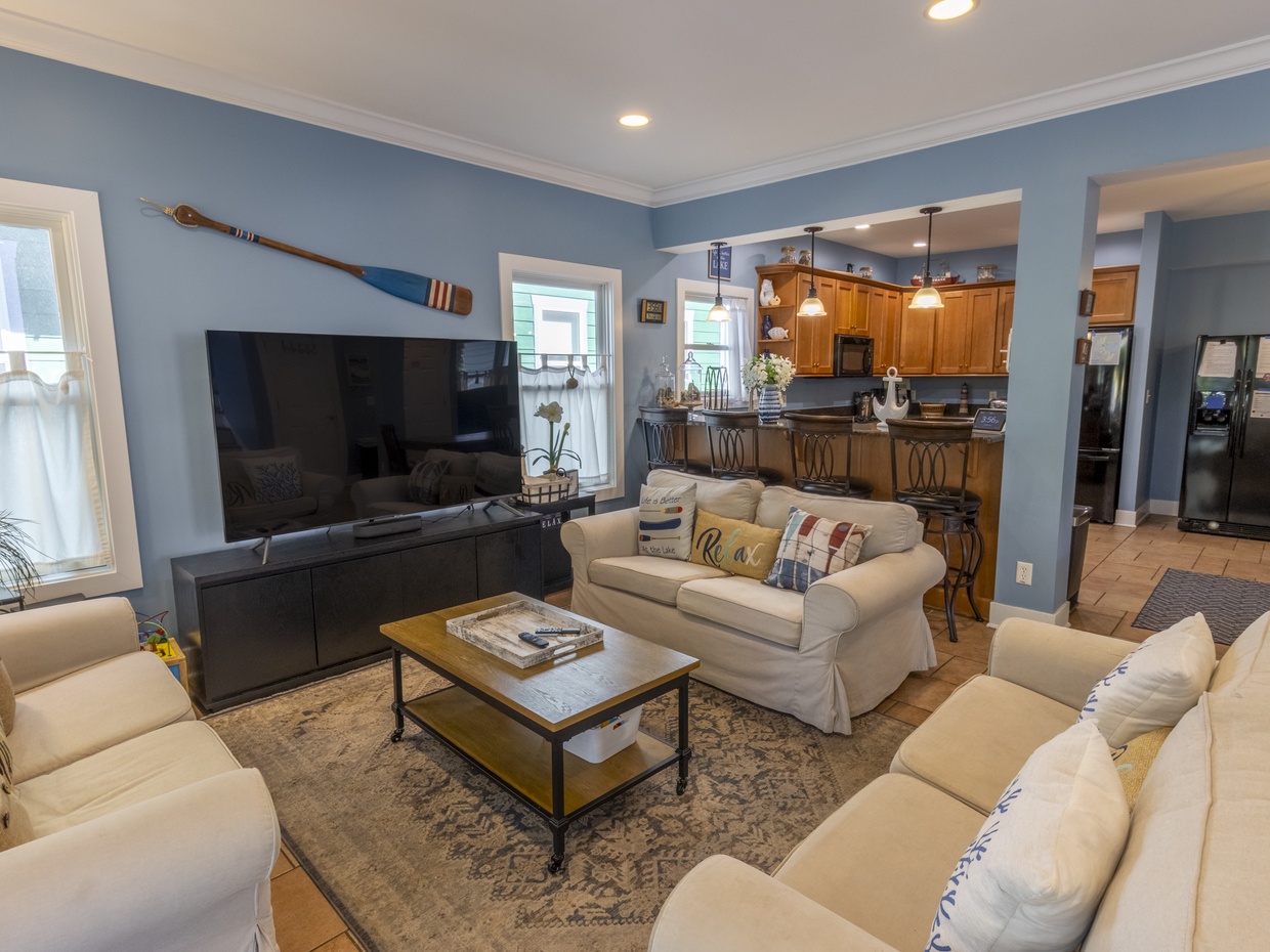 Main Level | Living Room 