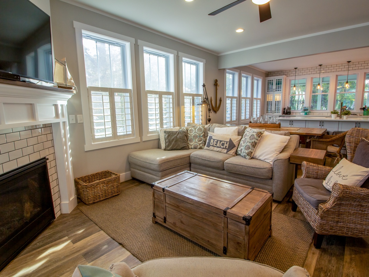 Main Level | Living Room