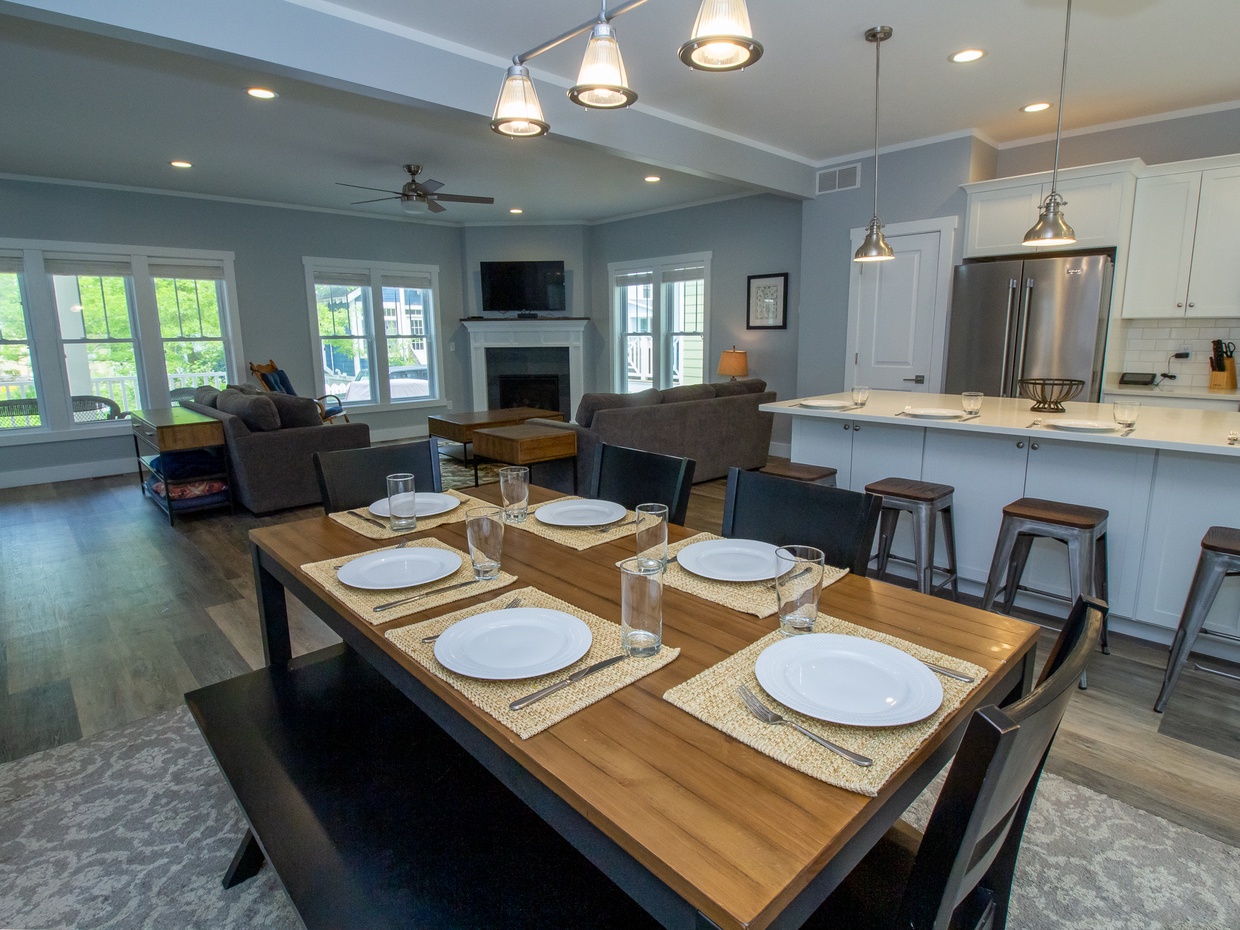 Main Level | Dining Room