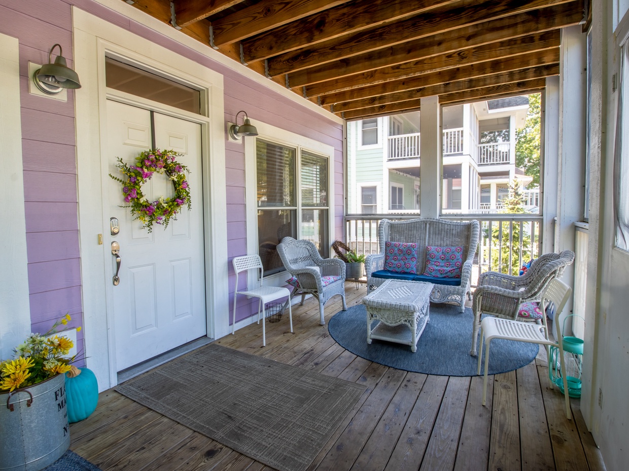 Outdoor Living | Screened Porch