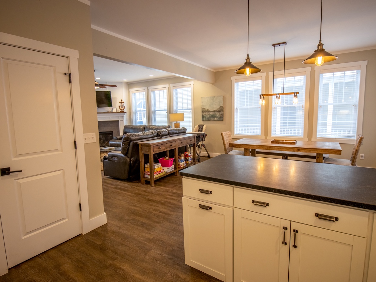 Main Level | Dining | Kitchen