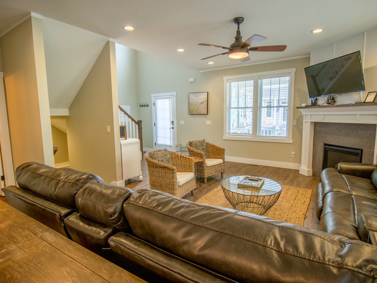 Main Level | Living Room