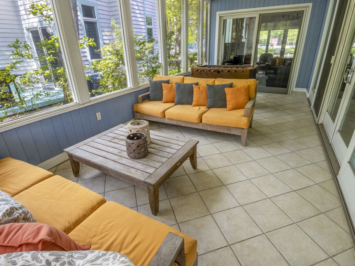 Outdoor Living | Screened in Porch