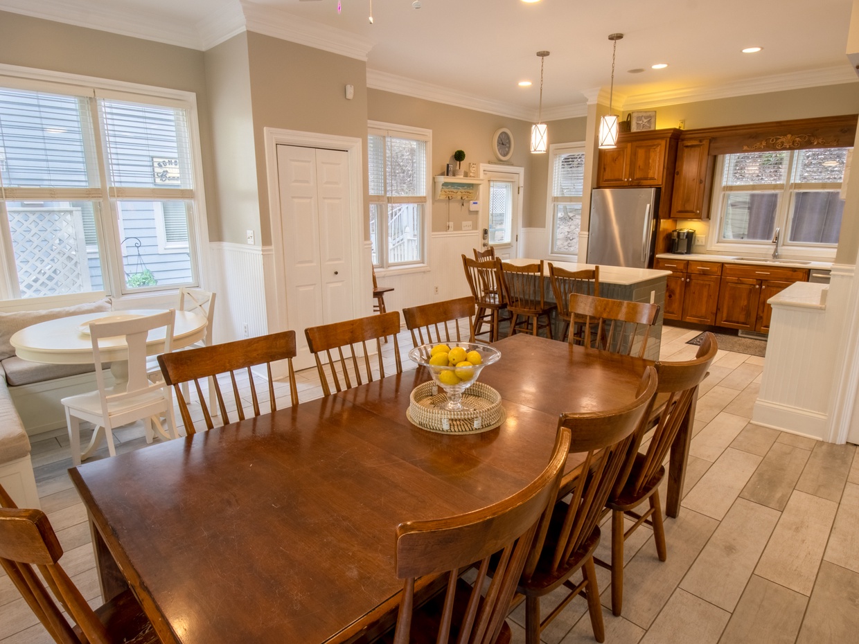Main Level | Dining | Kitchen