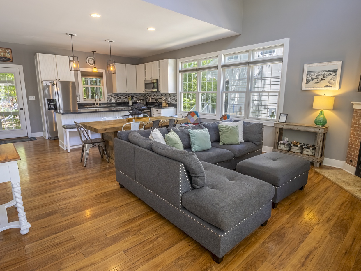 Main Level | Living Room