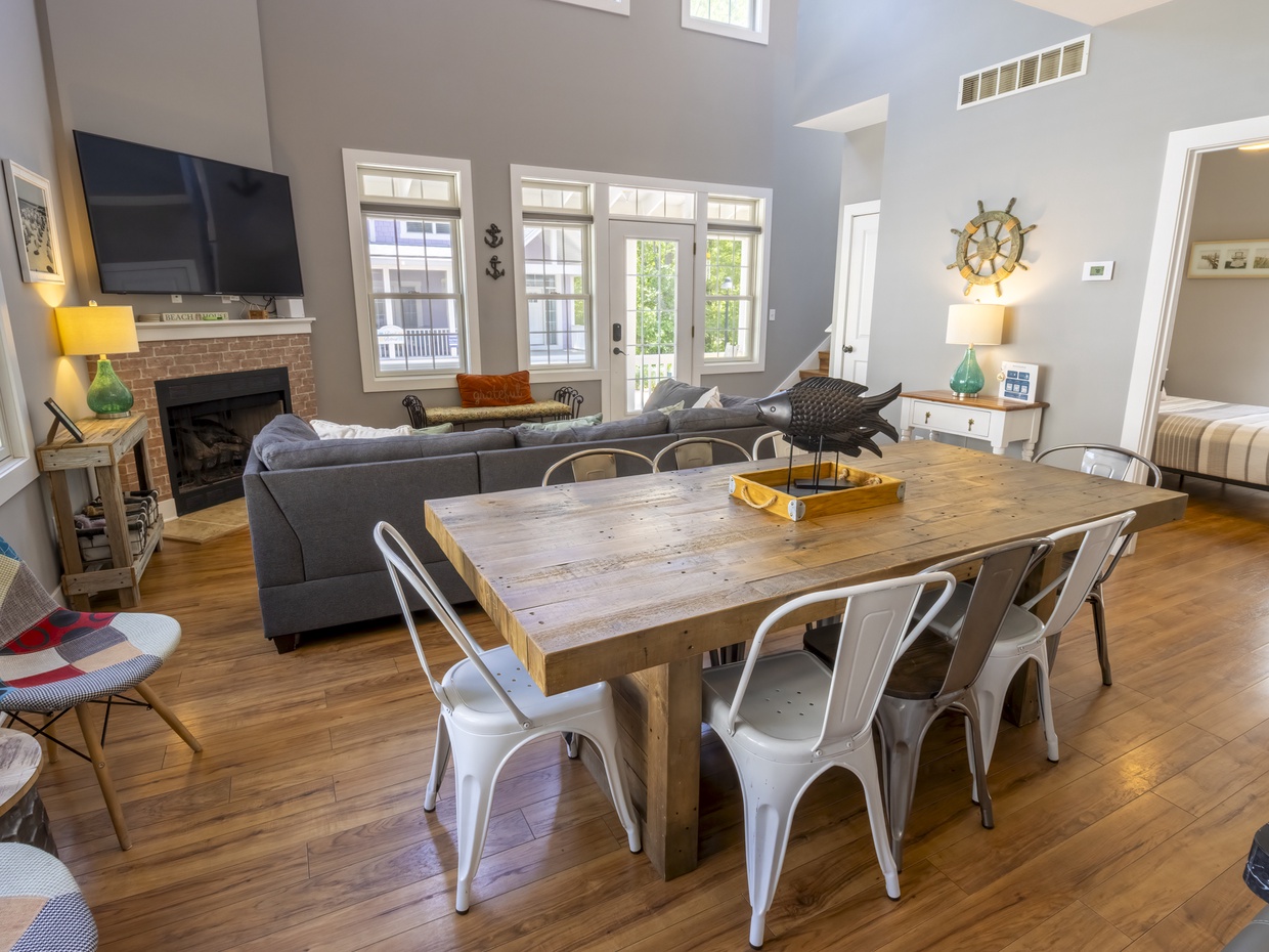 Main Level | Dining | Living Room