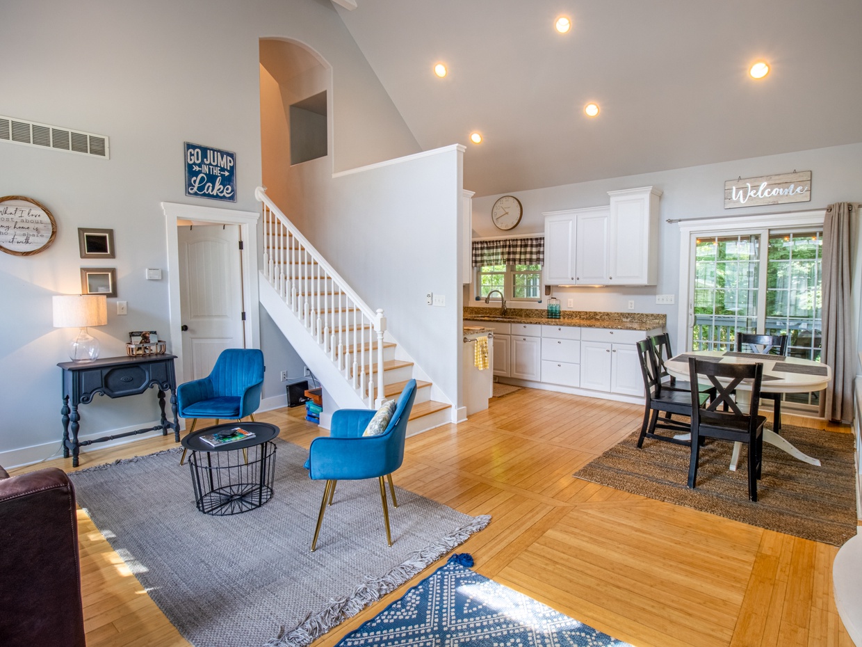 Main Level | Living Room