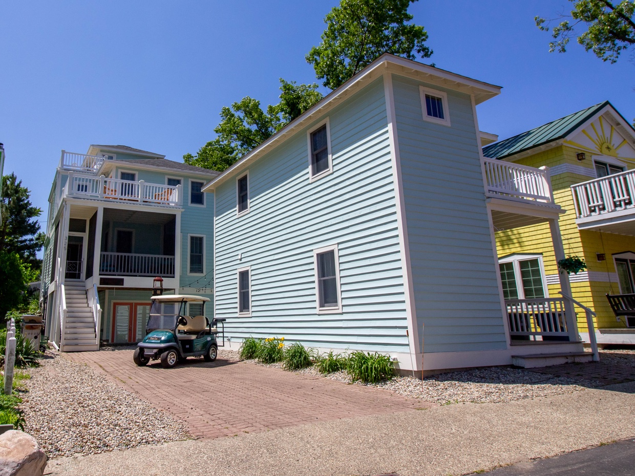 Welcome To Lighthouse Lodge And Dune Light
