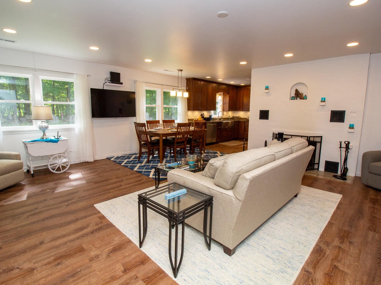 Main Level | Living Room