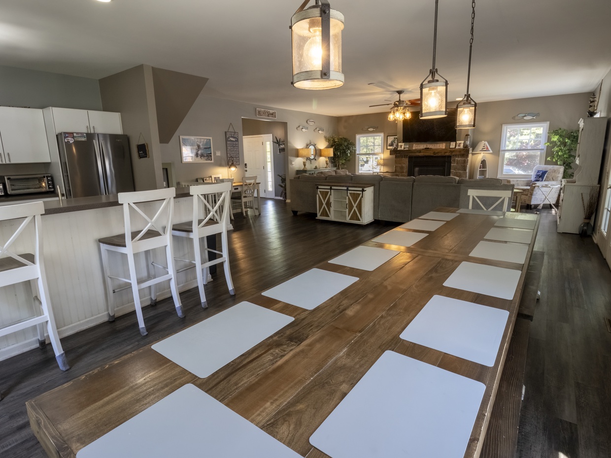 Main Level | Dining