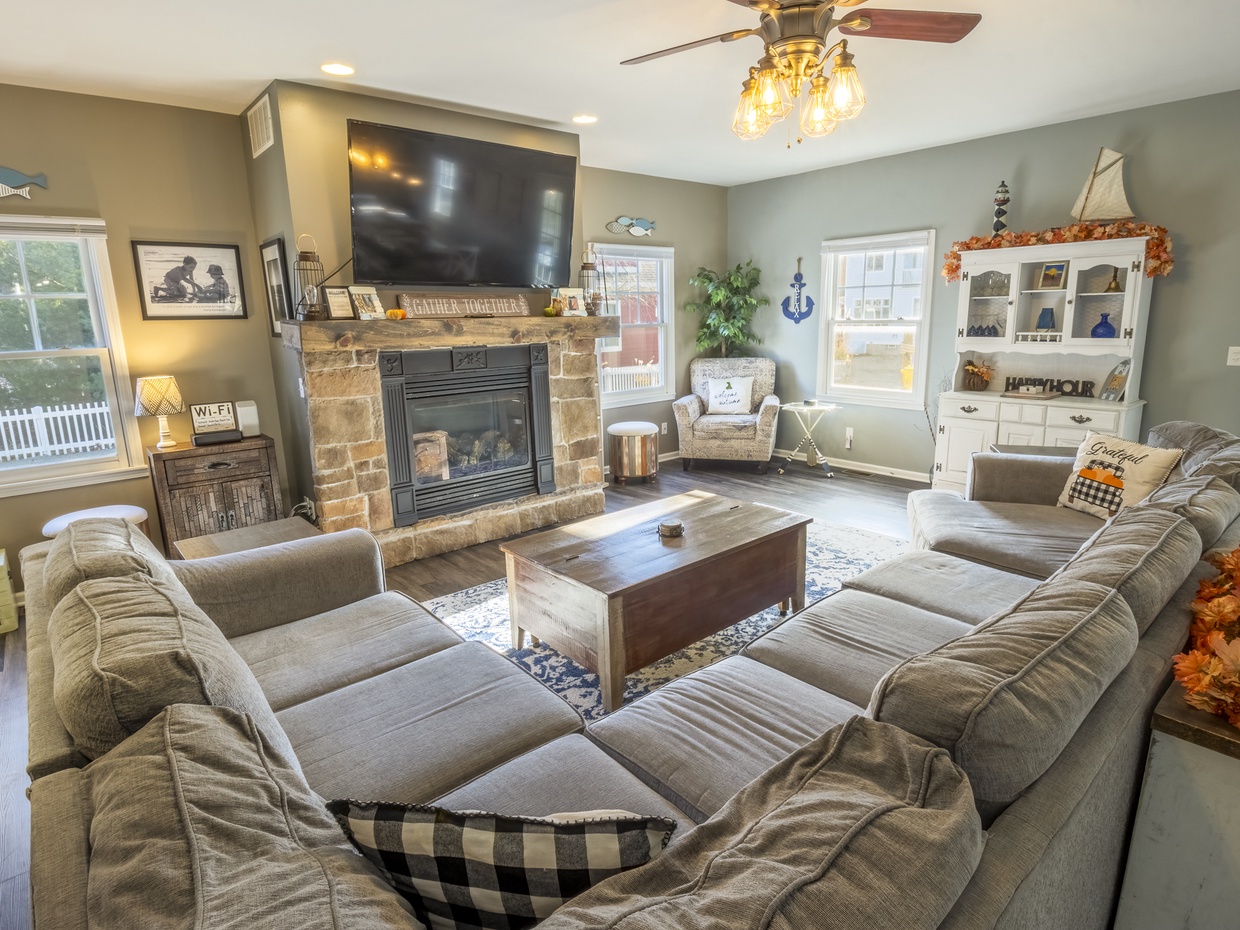 Main Level | Living Room