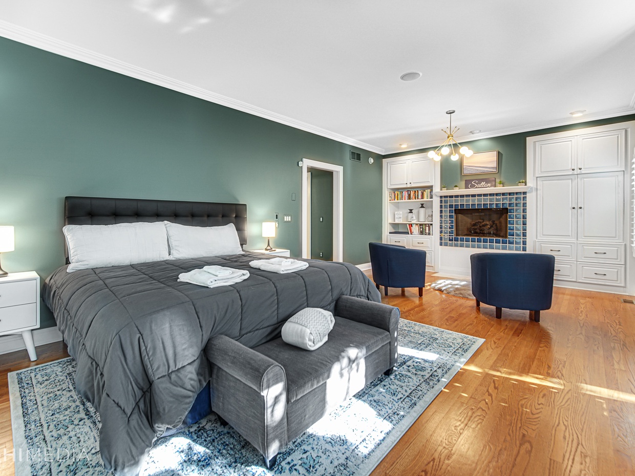 Main Level | Bedroom 1 | King bed with Full attached bath