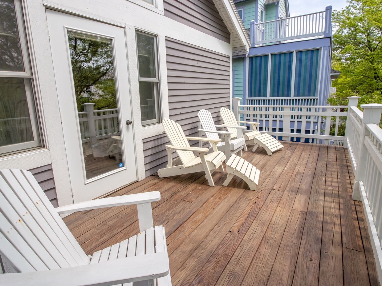Second Level | Deck 