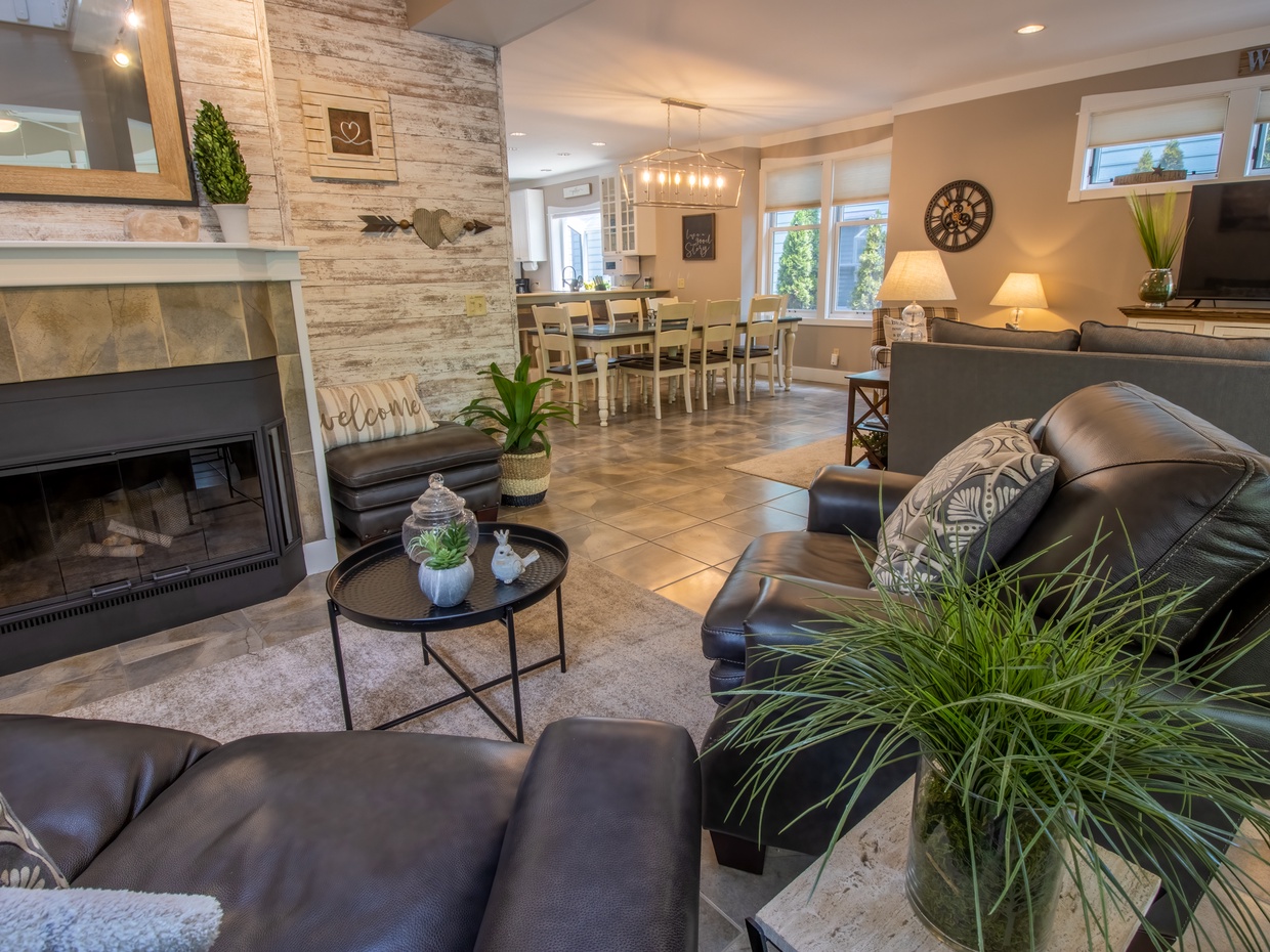 Main Level | Living Room