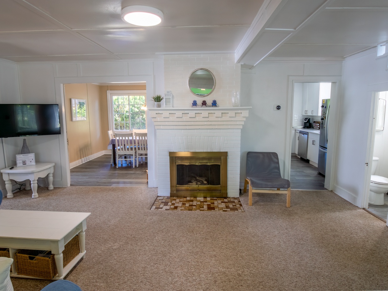 Main Level | Living Room